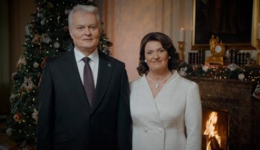 Prezidentas su pirmąja ponia sveikina gyventojus su šv. Kalėdomis