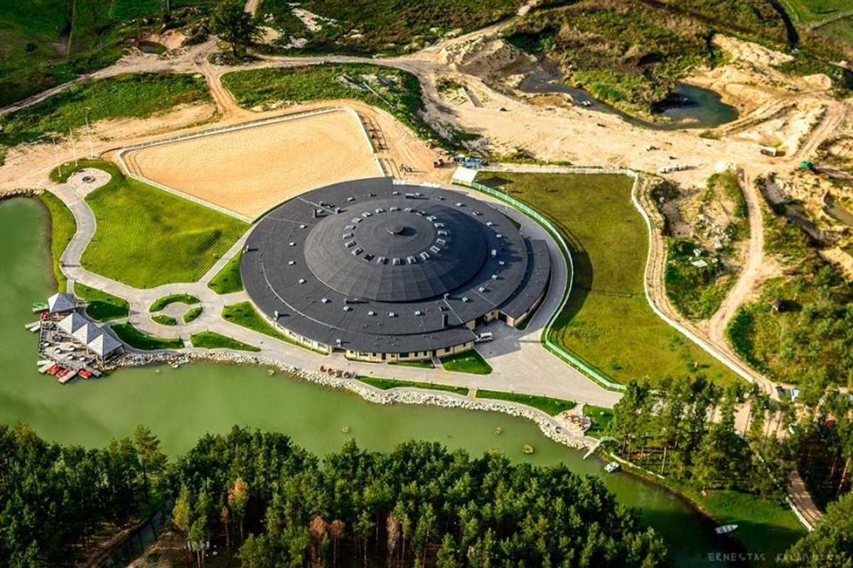 Dubingių žirgynas vėl varžytinėse: kaina mažėjo 1 mln. eurų