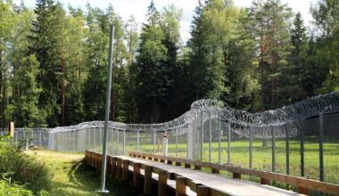 Užbaigta tvoros Latvijos ir Rusijos pasienyje statyba