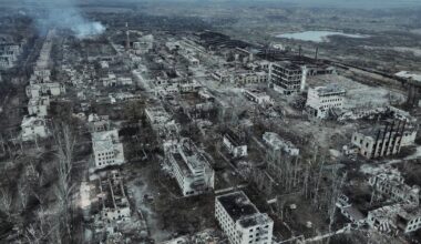 „The Telegraph“: Ukraina svarsto galimybę išvesti karius iš Donbaso, bet su viena sąlyga