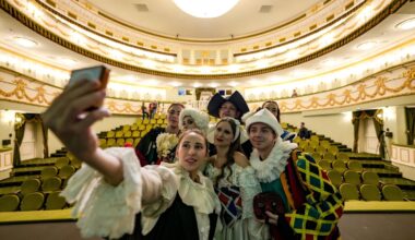 Mariupolyje – ciniškas Rusijos „elito“ šou