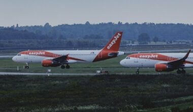 Košmaras lėktuve: šeima kaltinama į lėktuvą įvežusi negyvą moterį