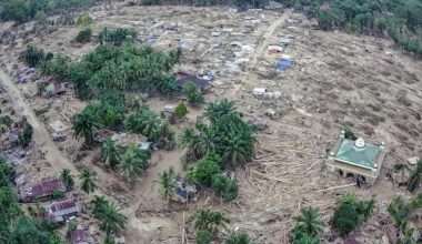 Potvynių aukų skaičius Indonezijoje viršijo tūkstantį