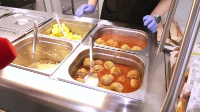 Maistas mokyklos valgykloje