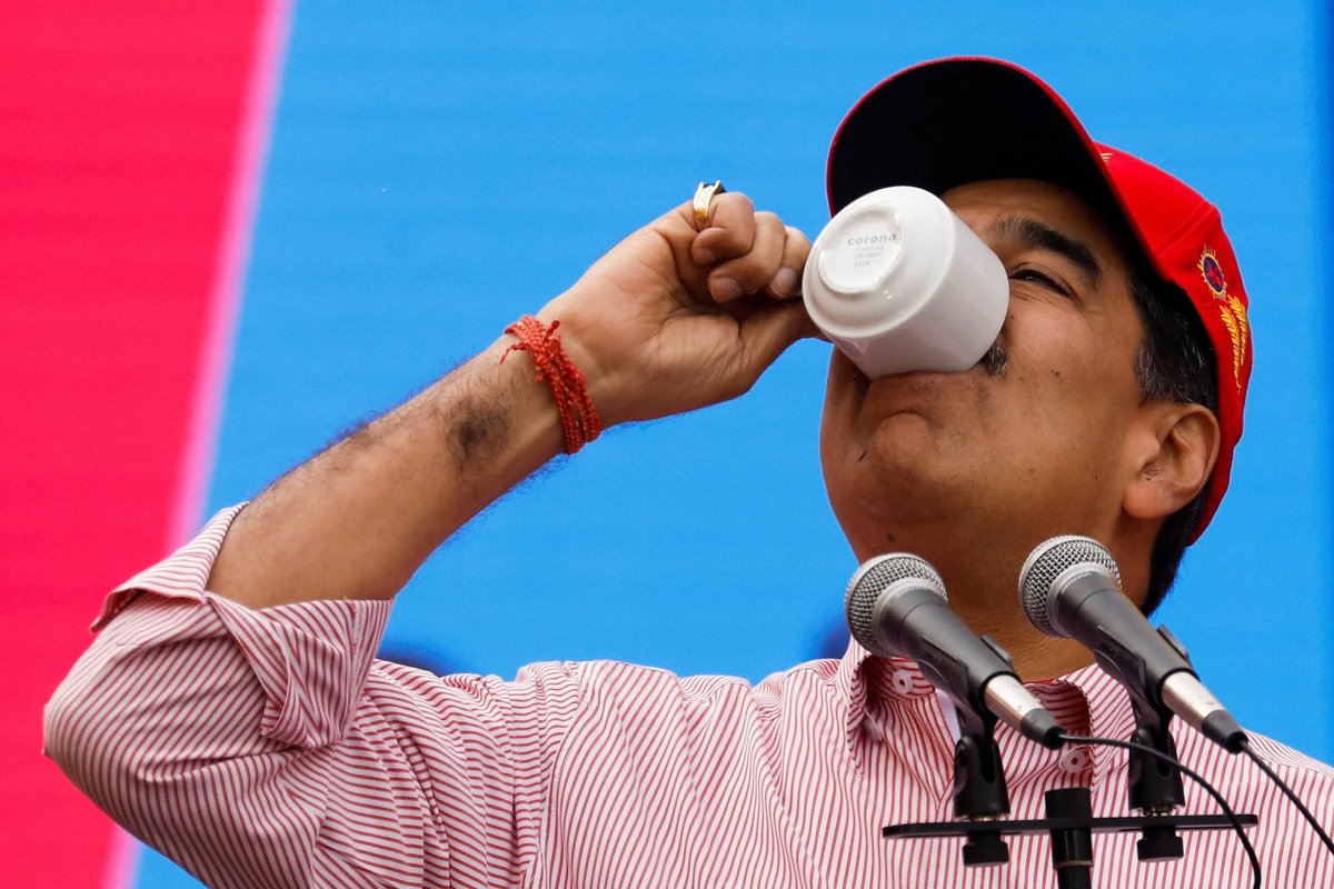 Jungtinės Valstijos pasiūlė Maduro išvykti į Rusiją