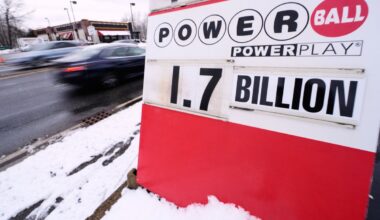 JAV „Powerball“ loterijoje laimėta beveik 2 mlrd. dolerių