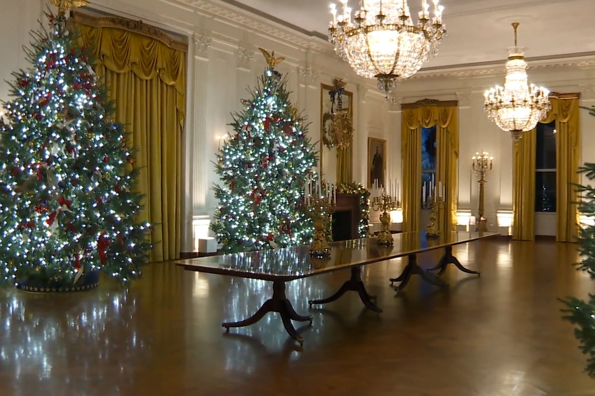 Baltieji rūmai pristatė šių metų kalėdines dekoracijas