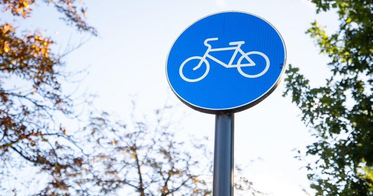 Automobilis partrenkė dviratininką Elektrėnuose – vyras atsidūrė ligoninėje