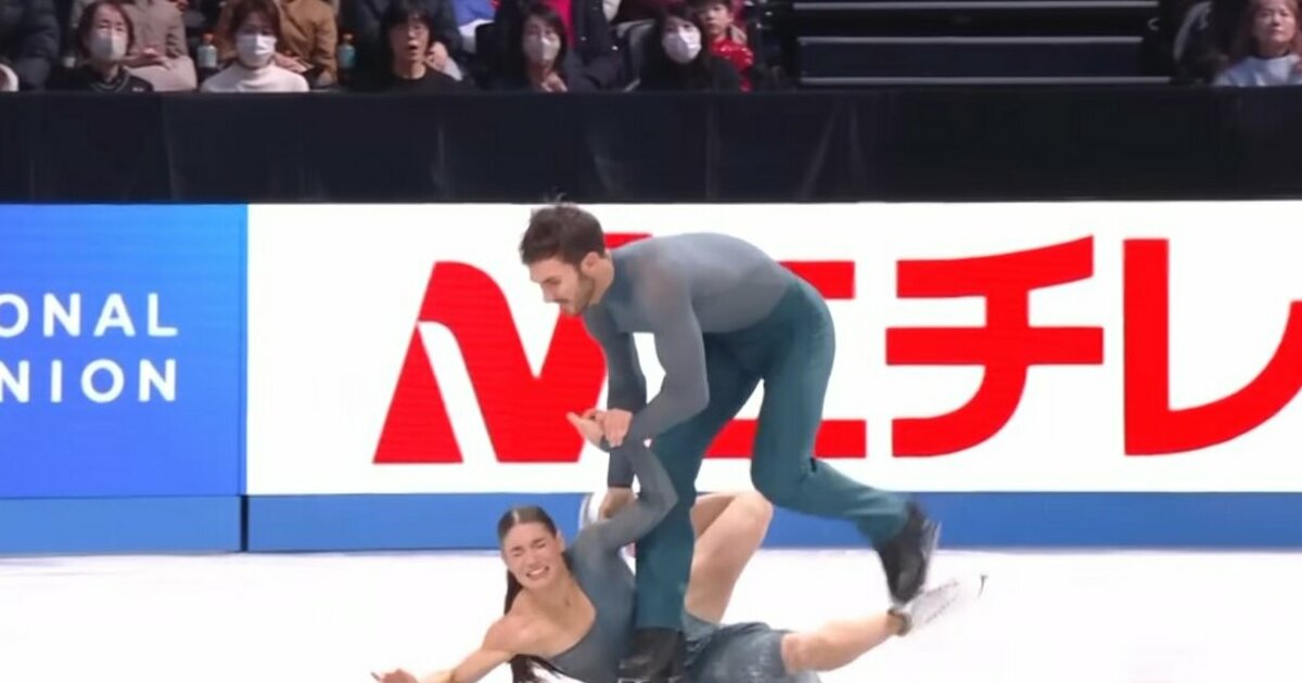 „Visiškas košmaras!“: Japonijoje – dramatiškas dailiojo čiuožimo žvaigždės kritimas