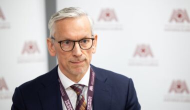 Santaros klinikų vadovas: nebankrutuojame, bet finansinė situacija įtempta