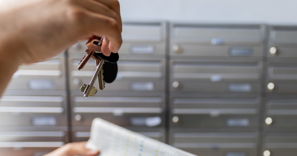 Anūkas visą gyvenimą gyveno močiutės bute – kol vieną dieną sužinojo: namai jau valstybės