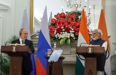 Putinas pareiškė, kad toliau „nepertraukiamai“ tieks degalus Indijai