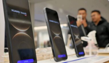 DI kelia naują lustų krizę, ji gali pasireikšti brangesniais telefonais