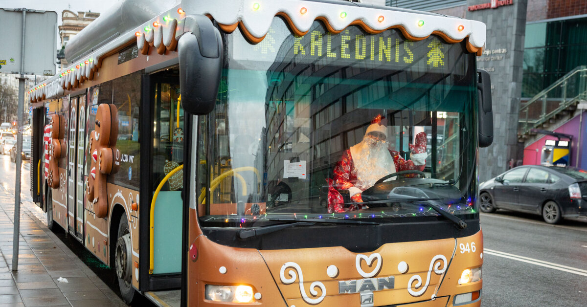 Kalėdiniame autobuse – keleivių dainos ir eilėraščiai | Gyvenimas