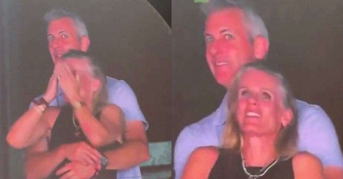 Pirmąkart prabilo „Coldplay“ koncerte boso glėbyje užfiksuota moteris: prisipažino, kuo viskas baigėsi | Vardai