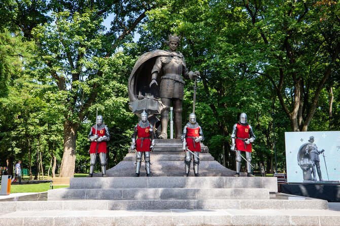 Teodoro Biliūno / BNS nuotr./Lietuvos didžiojo kunigaikščio ir Lenkijos karaliaus Aleksandro Jogailaičio monumento atidengimas