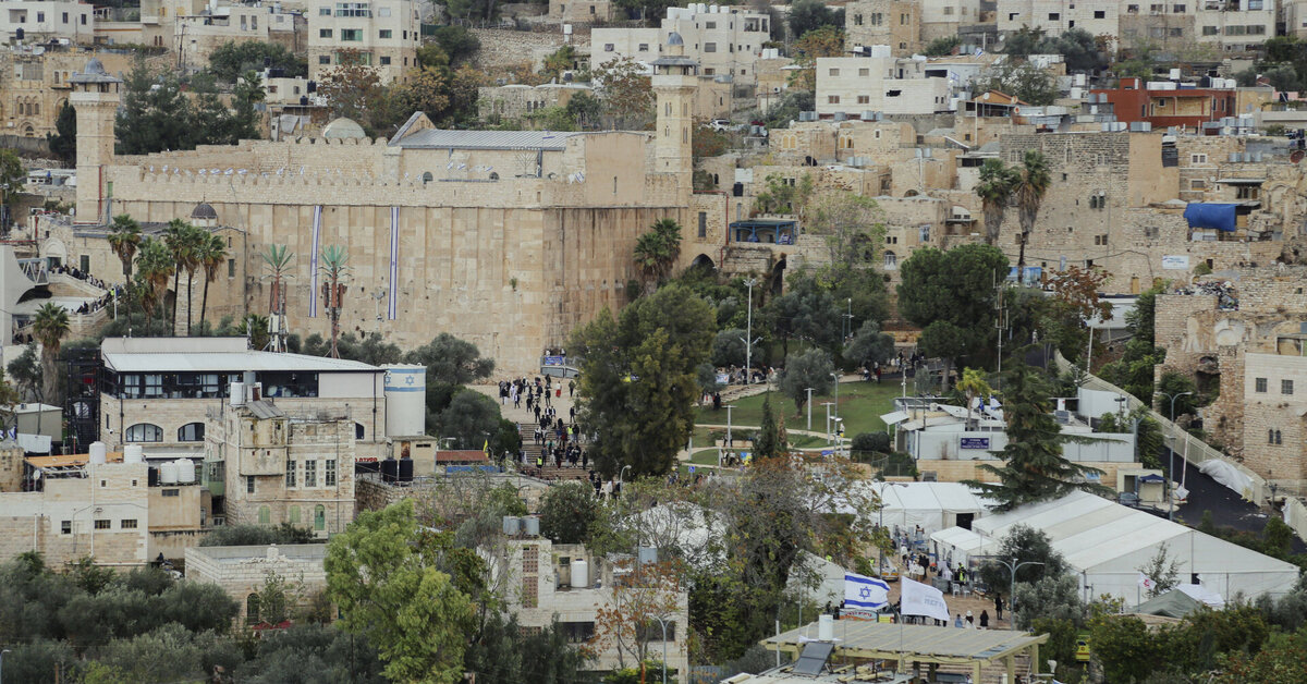 Palestiniečių autonomija: kurdamas naujas nausėdijas, Izraelis stiprina kontrolę Vakarų Krante