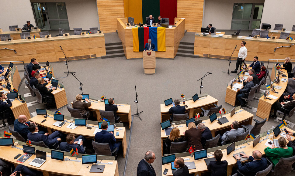 Naktinis Seimo posėdis dėl LRT pataisų