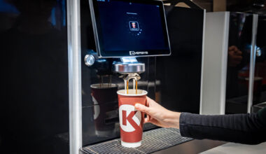 „Circle K“ Lietuvoje investuoja 4 mln. eurų į kavą: degalinėse diegiami naujos kartos aparatai