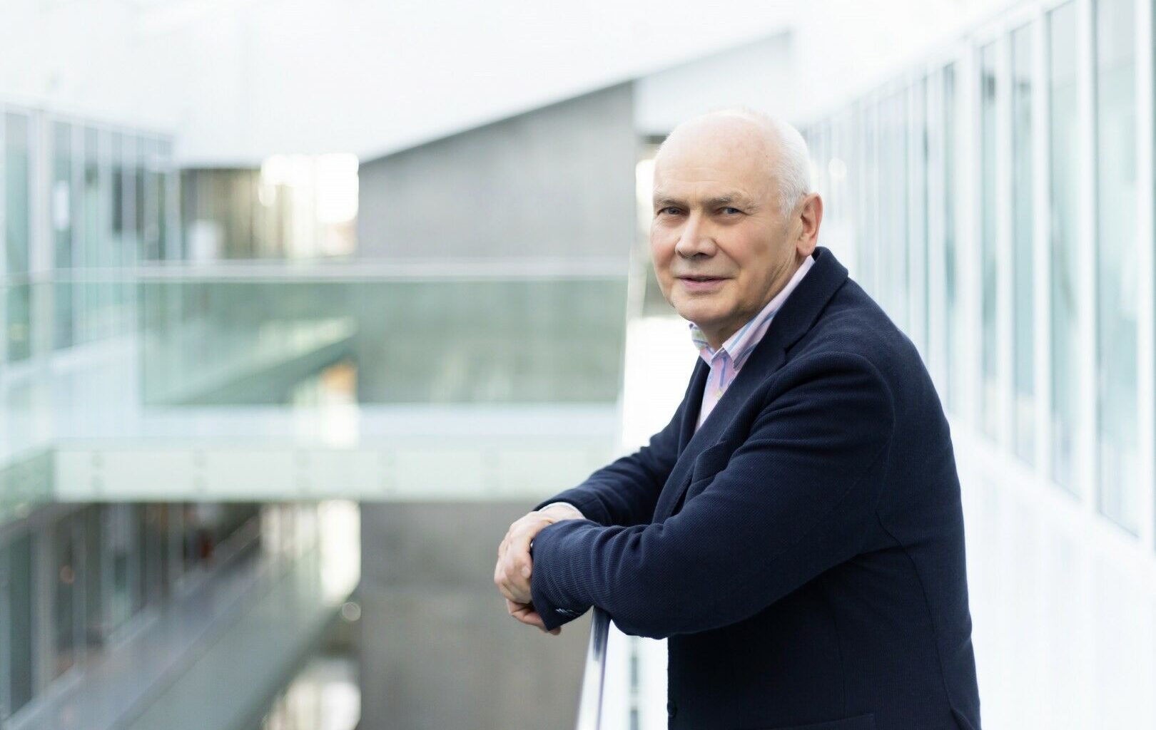 Ploni, labai ryškūs ir net suvyniojami: OLED technologijomis paremti ekranai sparčiai veržiasi į rinkos lyderius | BNS Spaudos centras