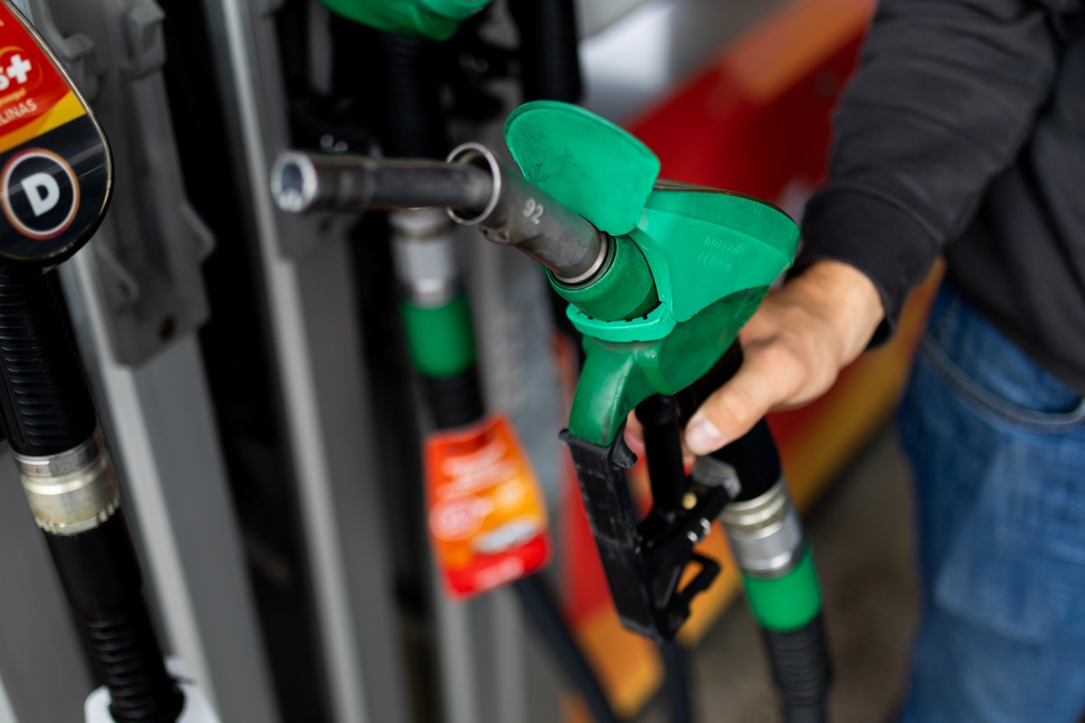 per savaitę pigo ir benzinas, ir dyzelinas