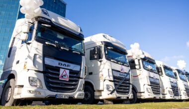 Įstrigę vilkikai - galvasopė valdžiai - Respublika.lt