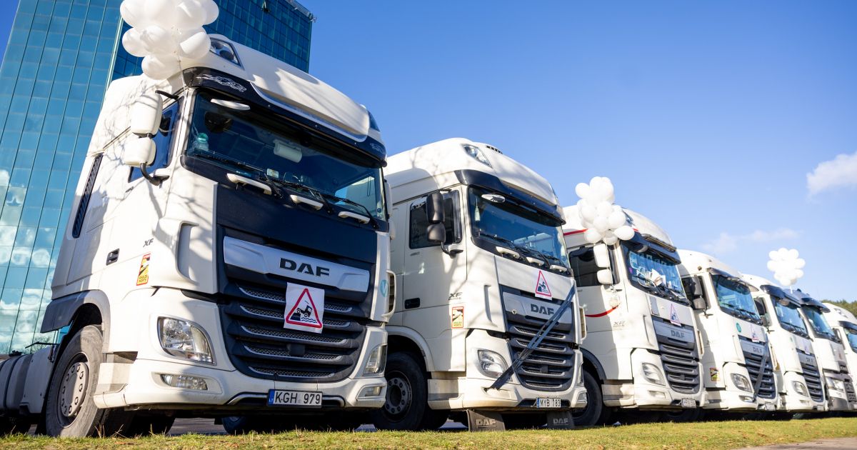 Įstrigę vilkikai - galvasopė valdžiai - Respublika.lt