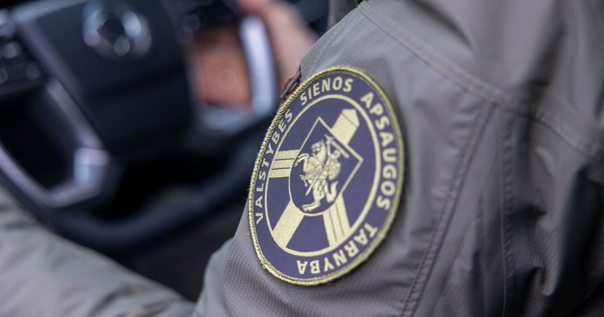 Kontrabandos dronais byloje kaltinami ir du pasieniečiai - Respublika.lt