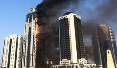 Grozne ukrainiečių dronas pataikė į dangoraižį - Respublika.lt