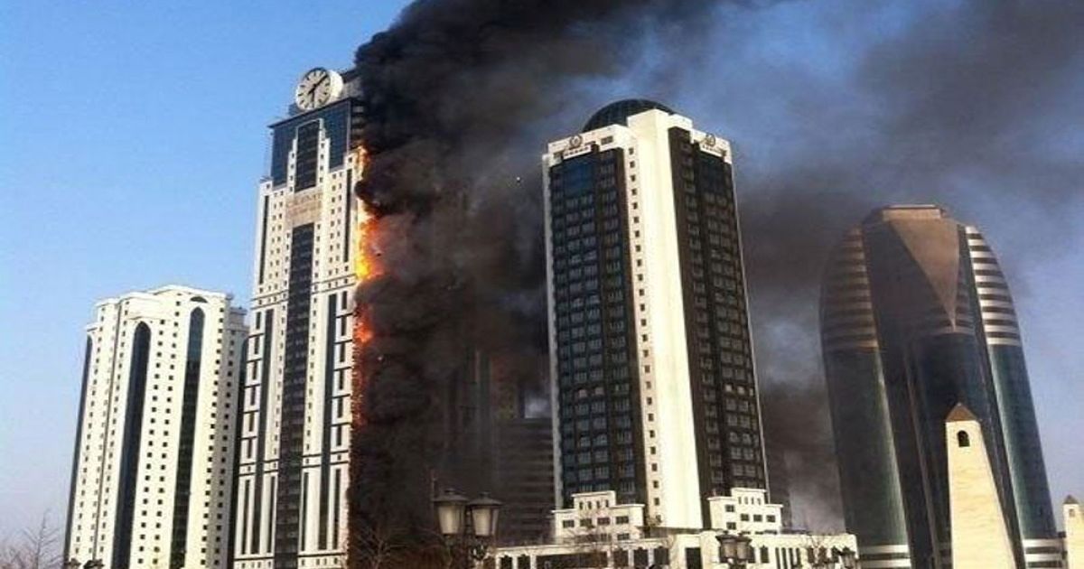 Grozne ukrainiečių dronas pataikė į dangoraižį - Respublika.lt