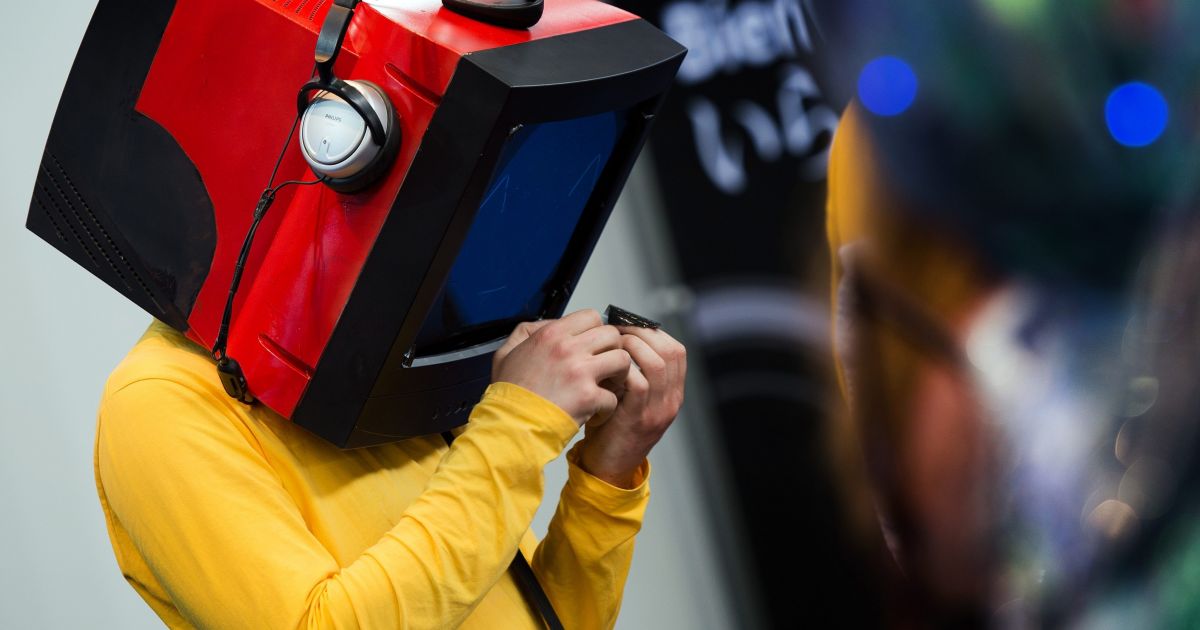 Valdas VASILIAUSKAS: Žmogus iš televizoriaus. Kur laisvo žodžio namai? - Respublika.lt