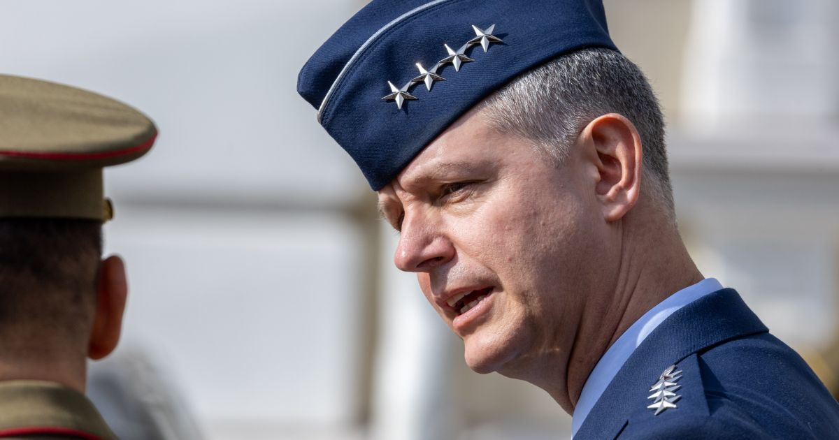 Generolas apie JAV karių skaičiaus mažinimą: „Europa puikiai susitvarkys“ - Respublika.lt