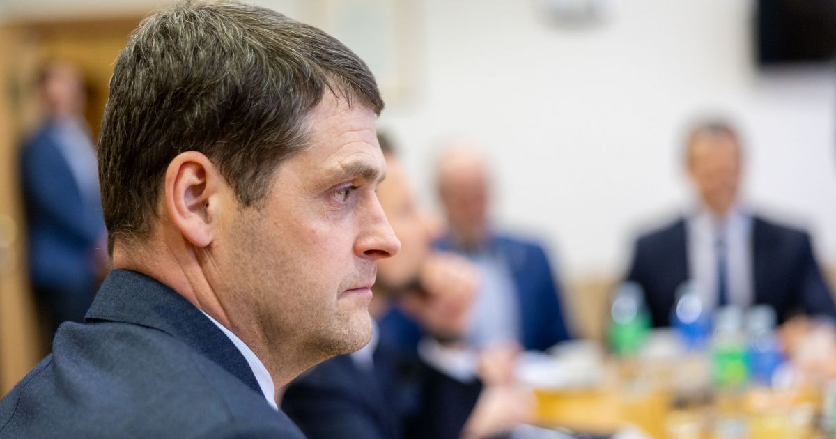 Seimas imasi svarstyti siūlymą nuo 2028-ųjų išslaptinti buvusius KGB bendradarbius - Respublika.lt