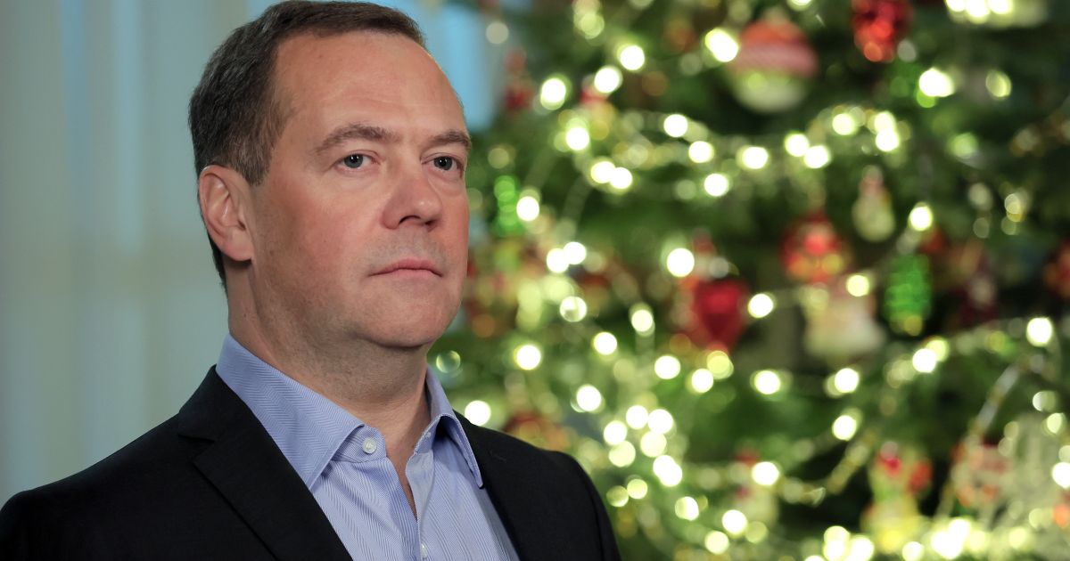 Medvedevas pranašauja, kad Zelenskį netrukus aplankys giltinė - Respublika.lt