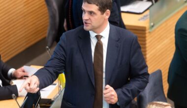 Žemaitaitis nepasiduoda dėl buvusių KGB bendradarbių: siūlo išslaptinti nuo 2028 metų - Respublika.lt