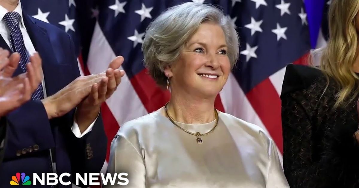 Donaldo Trumpo personalo vadovė stulbinančiame interviu pareiškė, kad prezidentas turi „alkoholiko asmenybę“ - Respublika.lt