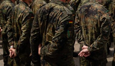 Už tarnybos vengimą - 1000 eurų bauda - Respublika.lt