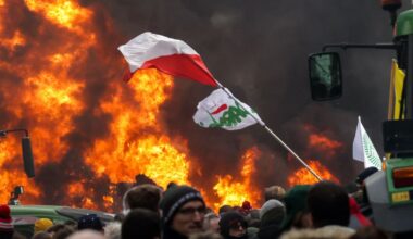 Tūkstančiai ūkininkų protestavo Briuselyje - policija panaudojo vandens patrankas - Respublika.lt