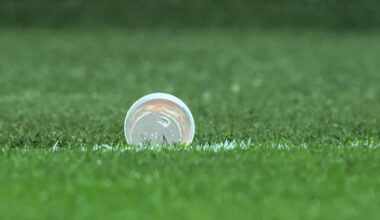 Prancūzija ketveriems metams atidėjo plastikinių puodelių draudimą