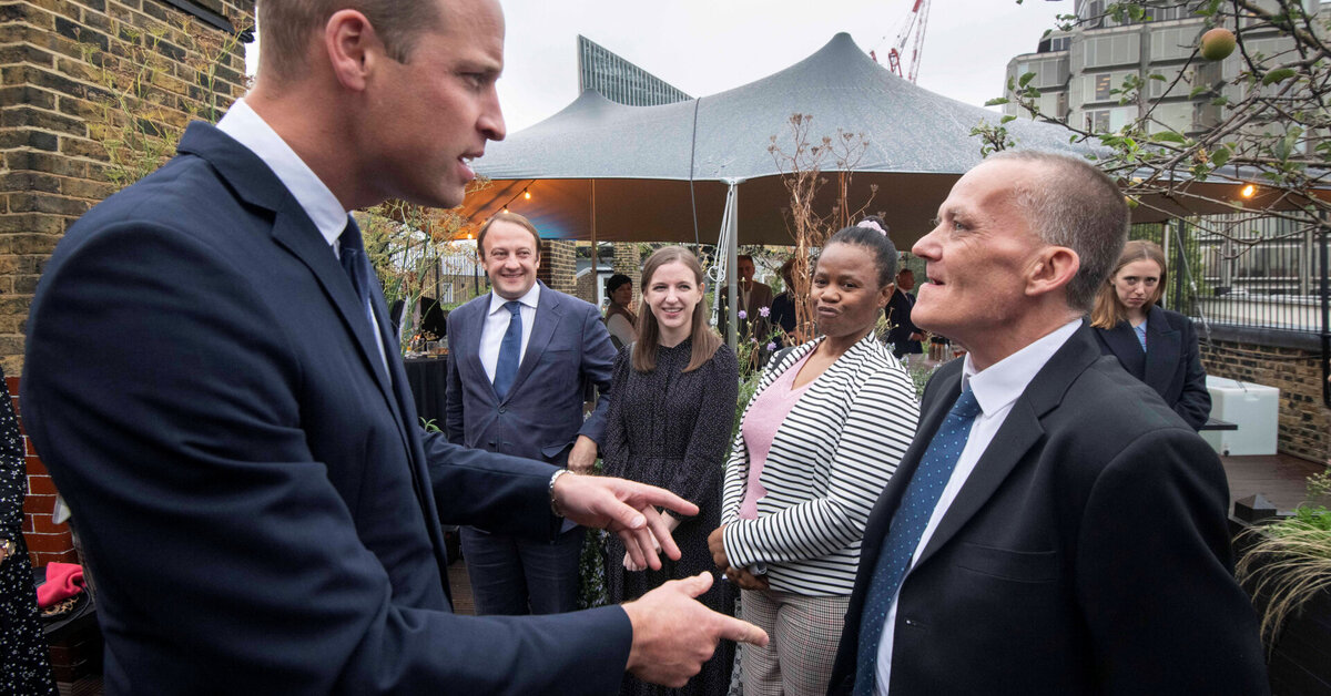 Princas Williamas su sūnumi savanoriavo prieglaudoje, kurią dar vaikystėje aplankė su princese Diana