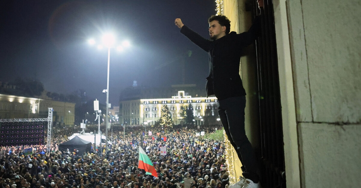 Po kelias savaites trukusių protestų – atsistatydino Bulgarijos vyriausybė
