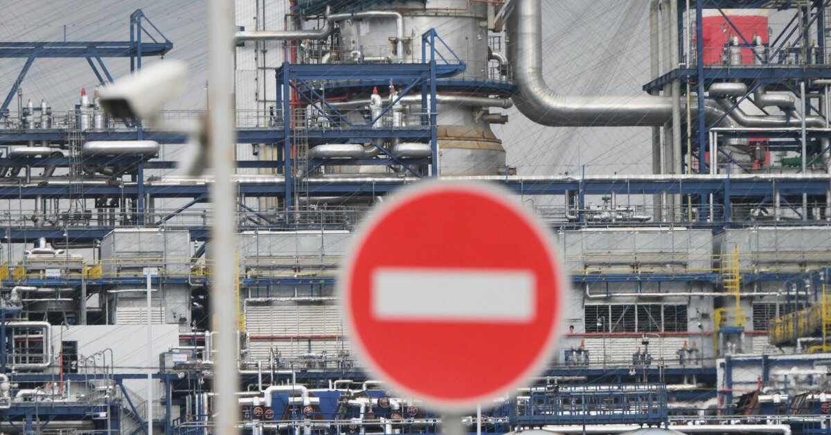 Smūgiavo JAV sankcijos: Rusijos nafta atpigo iki 34 JAV dolerių