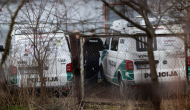 Atskirai gyvenančią žmoną ir kitą vyrą kraupiai užpuolęs sutuoktinis bus teisiamas