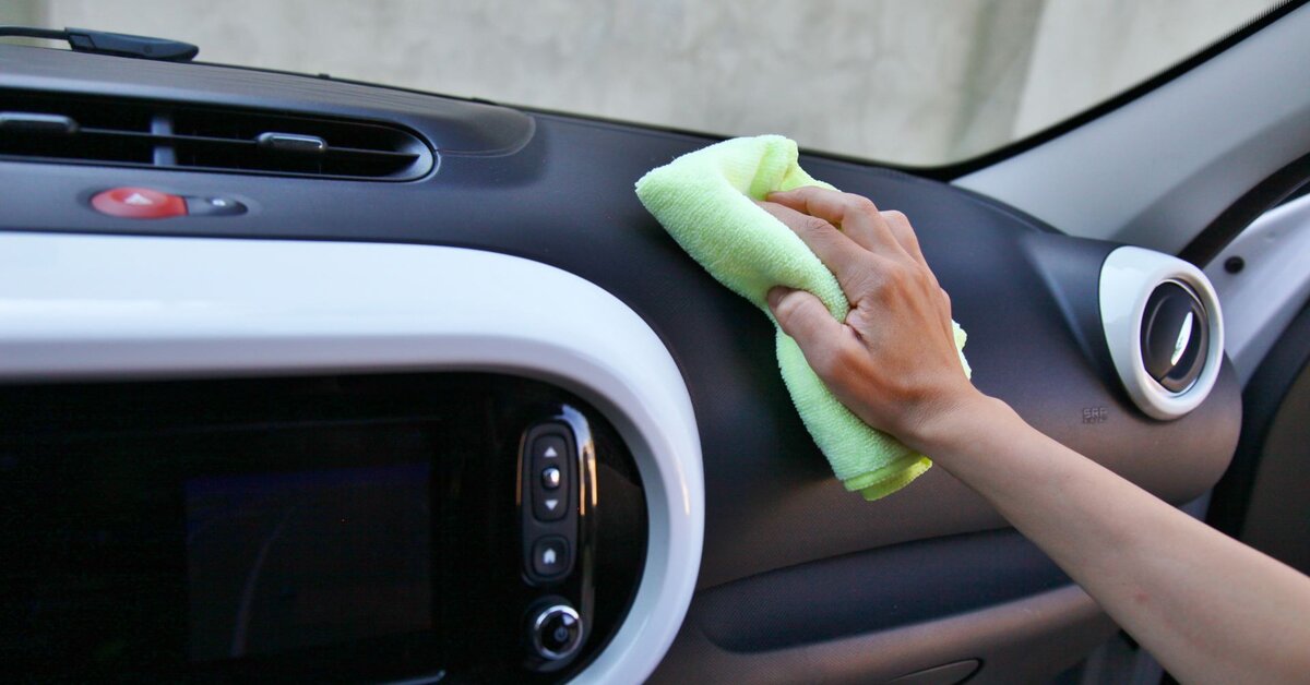 Kaip tinkamai išvalyti naudotą automobilį? Ekspertė pataria, nuo ko pradėti | Verslas