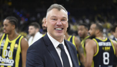 Po principinės pergalės Jasikevičius siuntė linkėjimus lietuviams ir kalbėjo apie negražų krepšinį