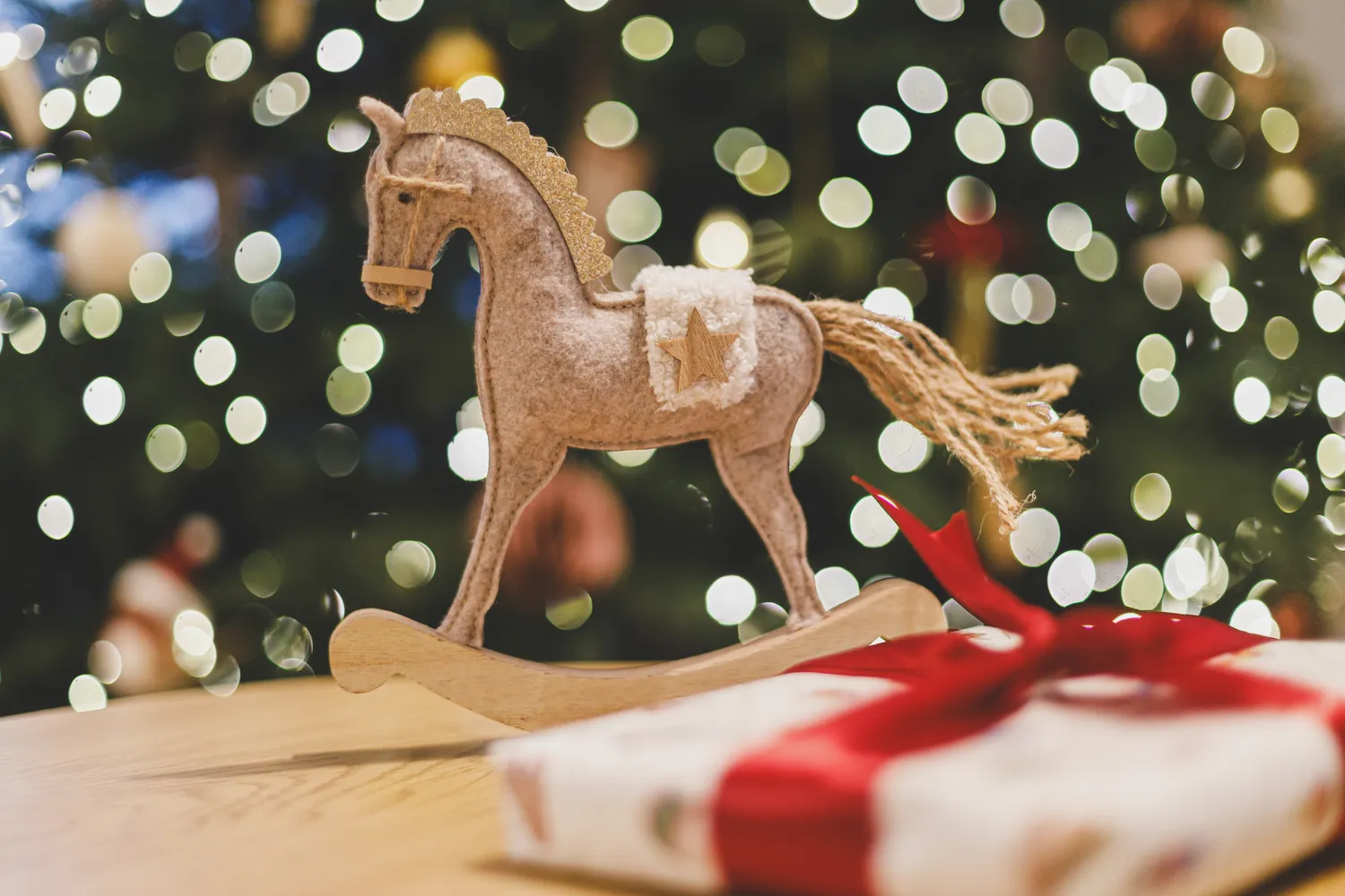 2026 metais šie 5 Zodiako ženklai trauks pinigus prie savęs