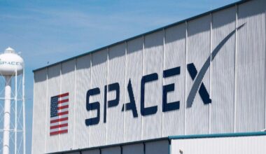 „SpaceX“ ruošiasi istoriniam žingsniui: ar artėja didžiausias IPO per visą technologijų istoriją?