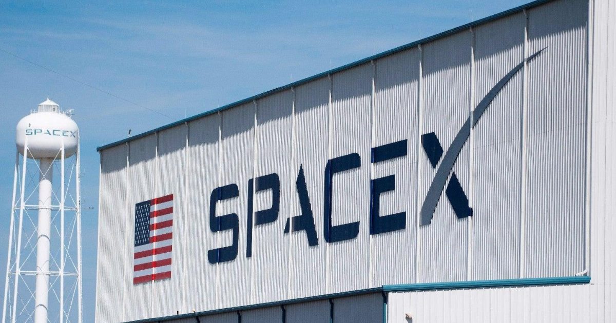 „SpaceX“ ruošiasi istoriniam žingsniui: ar artėja didžiausias IPO per visą technologijų istoriją?