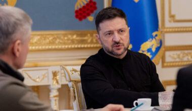 Volodymyras Zelenskis teigia derybose Berlyne sieksiantis JAV paramos idėjai įšaldyti fronto liniją