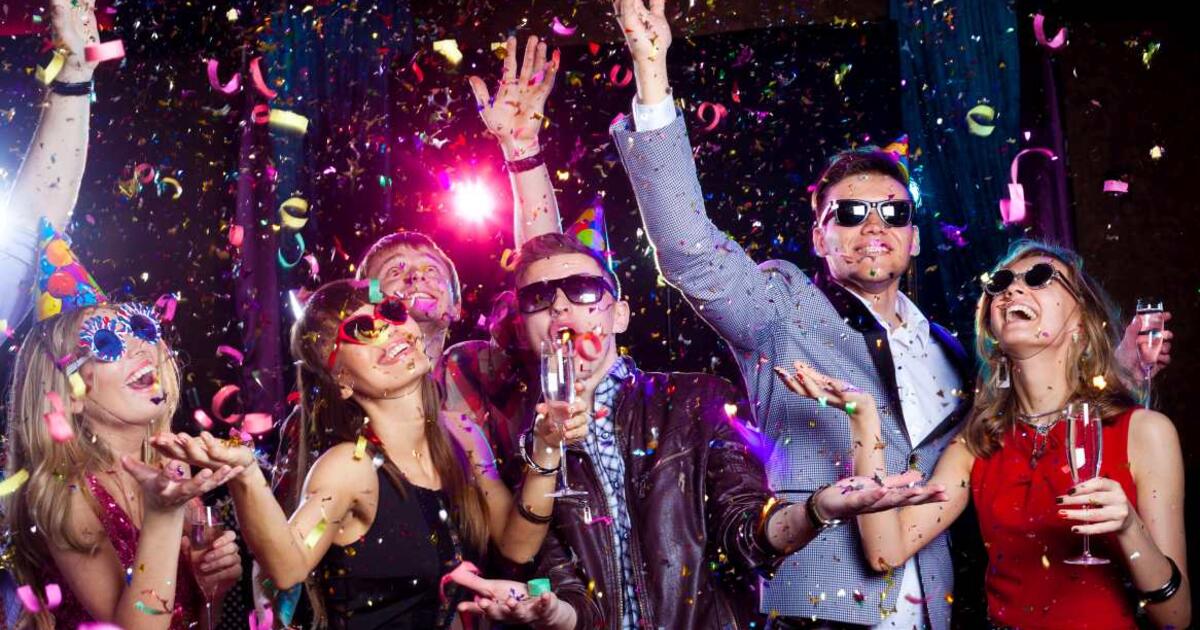 Sėkmės spalvos 2026 metams: ką dėvėti per Naujuosius, kad įtiktumėte Ugniniam Arkliui? - Vakarų ekspresas